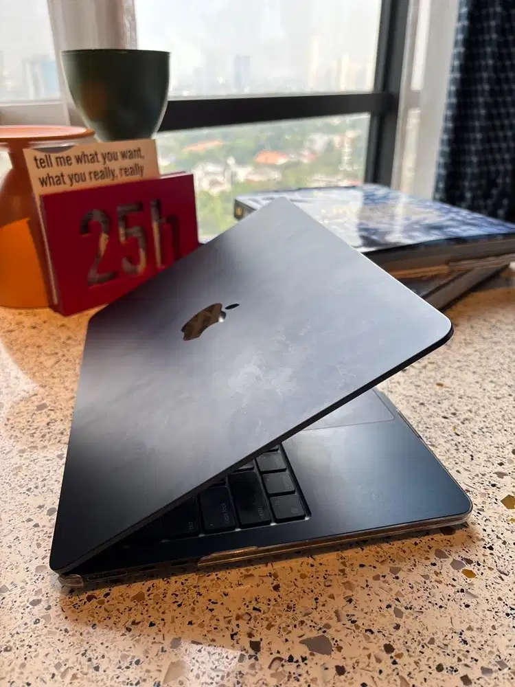FOR SALE MACBOOK AIR M2 2022 13