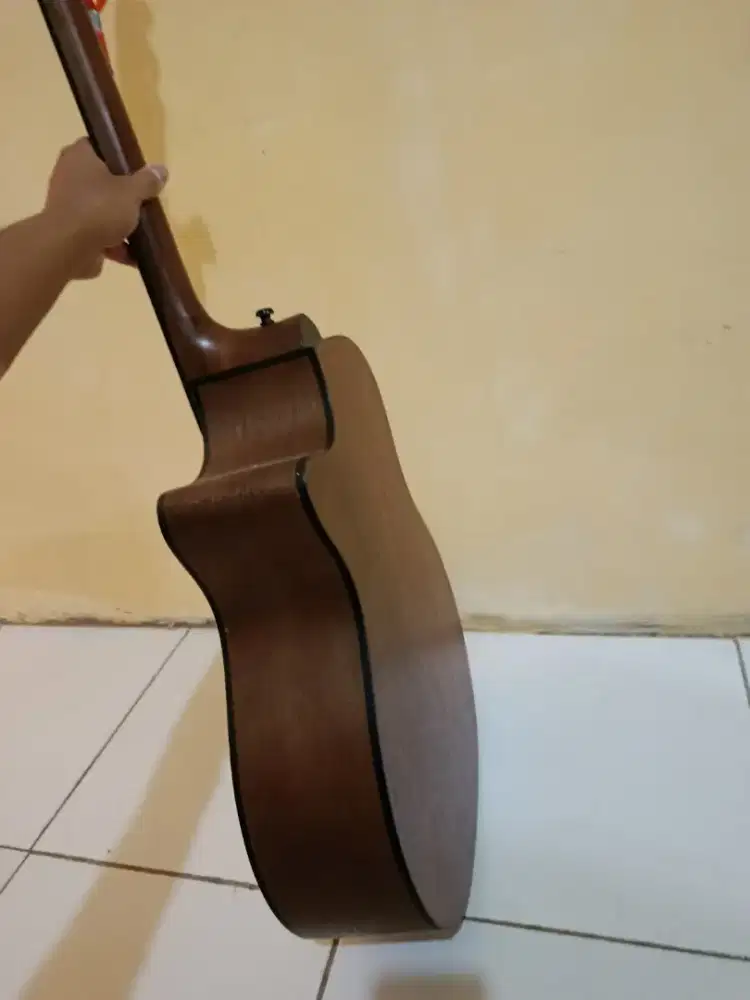 Jual gitar merk grazia