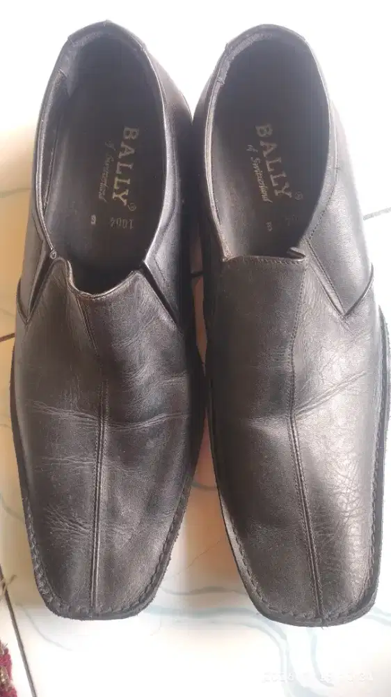 Sepatu kulit pria BALLY