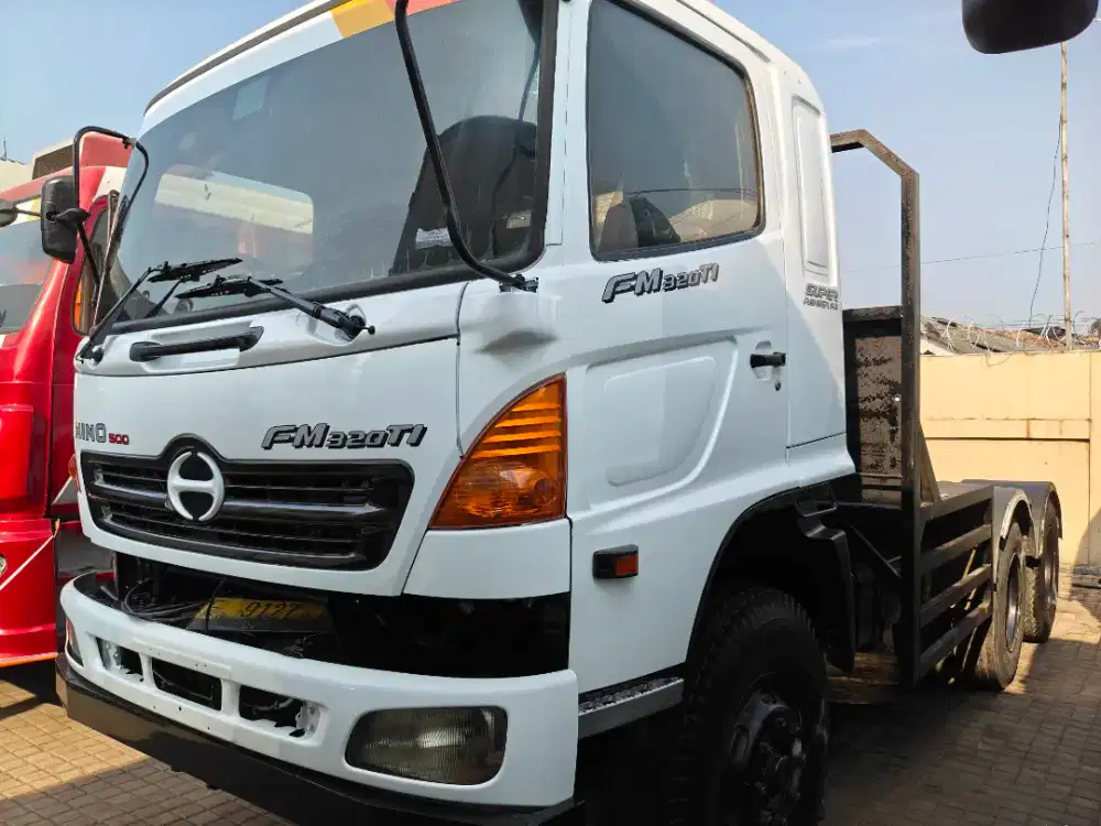 HEAD TRAILER HINO FM 320 TI