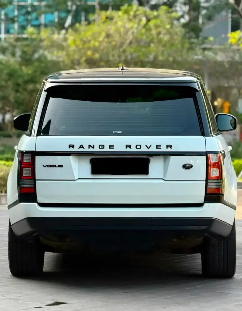 MURAH CASH. RANGE ROVER VOGUE Facelift 2015 hse autobiography 2014 se