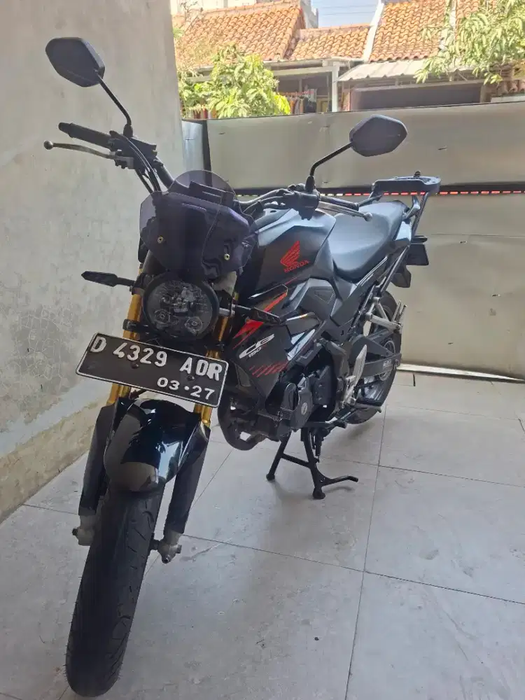 Dijual Honda CB150R street fire Tahun 2022