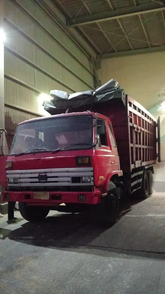 Dump truck Tronton