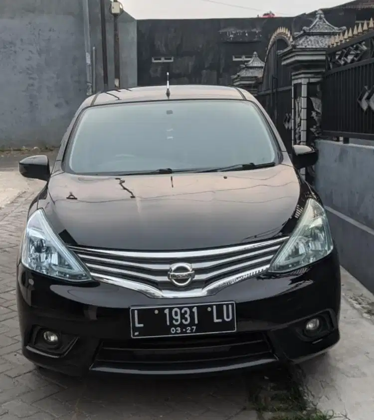 GRANDLIVINA 2017 M/T
