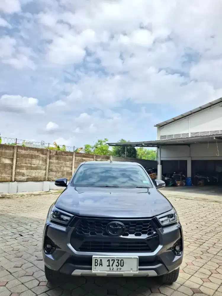 Hilux DC 2024 V matic. Km 22rb antik