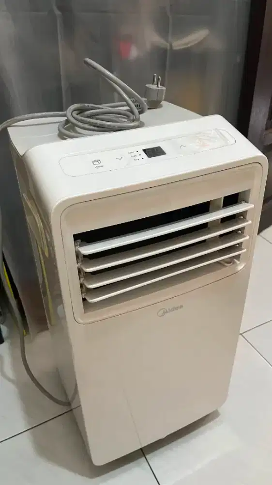(Midea) AC Portable Low Watt 1/2 PK