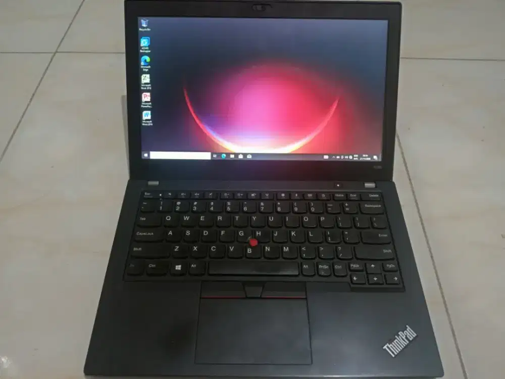 Lenovo thinkpad x280 i5 gen 8 ram 8gb ssd 256gb ngebut