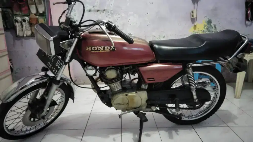 Motor honda GL 100