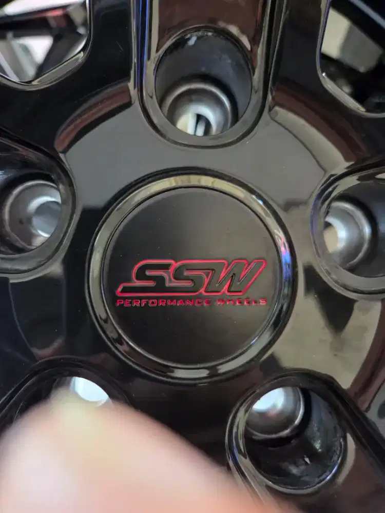 Velg Ring 20 SSW Buildup Thailan & Ban Accelera Tipe Lota 95%.