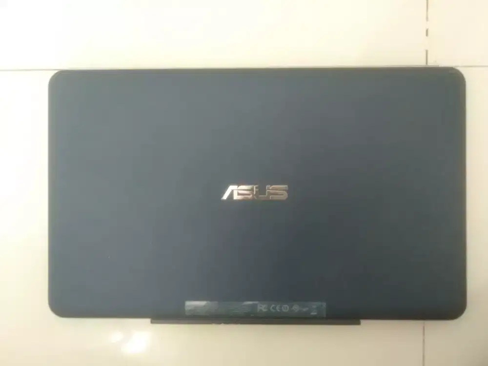 Asus T300Chi (2 in 1)