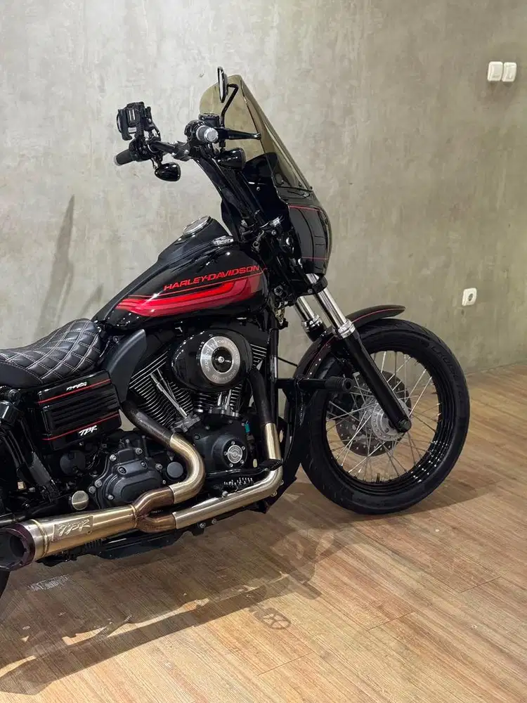 Harley Dyna Street Bob Nik 2006