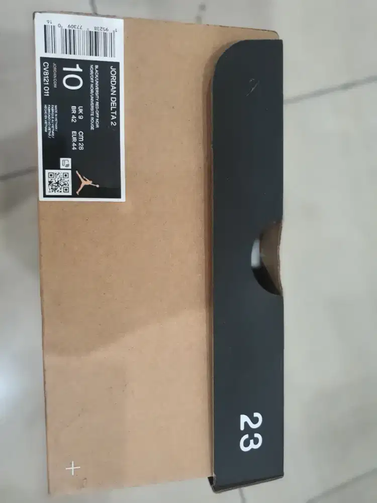 Sepatu Jordan Delta 2