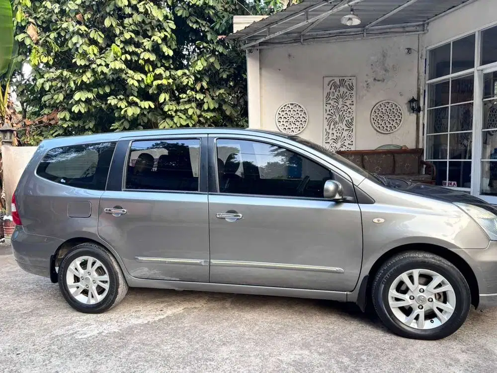Nissan Grand livina 2012 Bensin