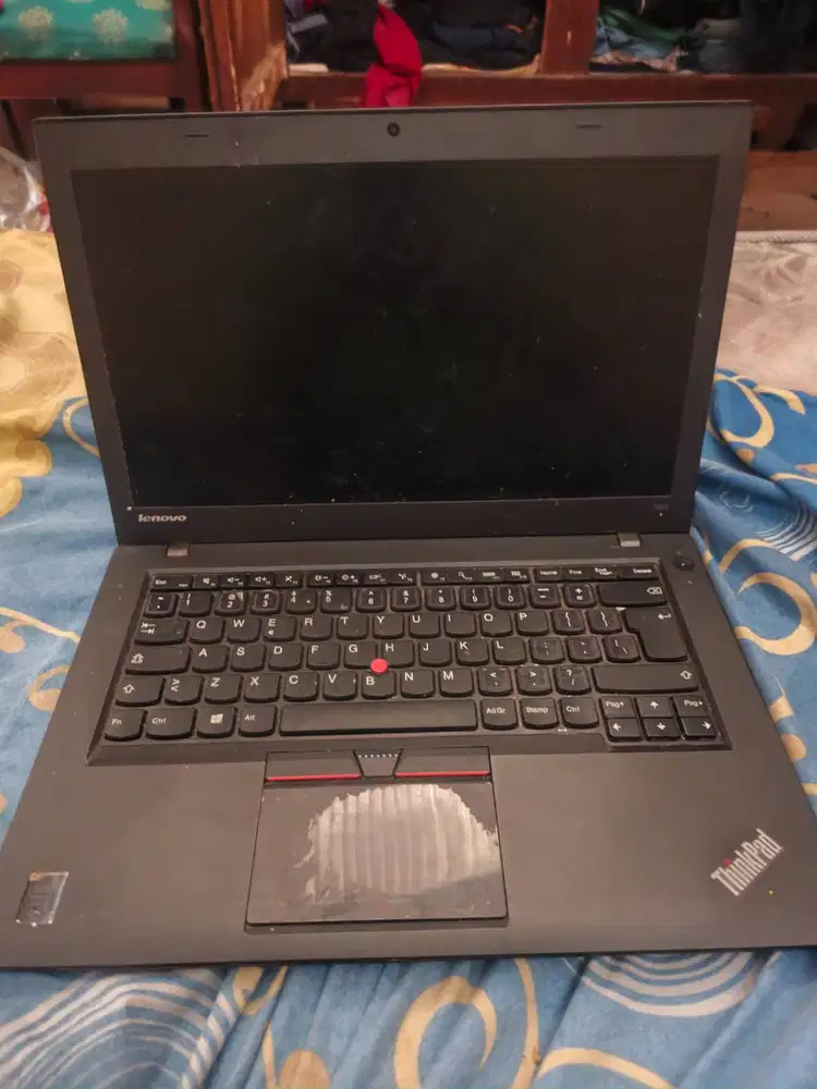 Lenovo ThinkPad T450 Core i5 RAM 8GB SSD 256GB - Layar Ada 1 Garis