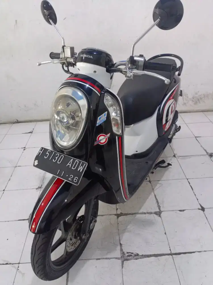 scoopy 2016 hitam