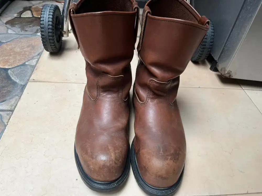 Sepatu safety redwing