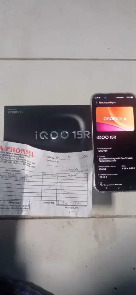iqoo 15R 8/256gb fullset like new 07/2027