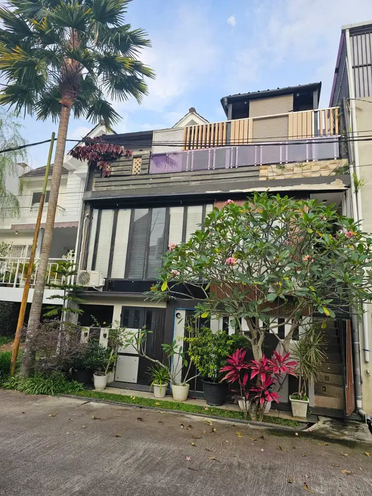 Jual Rumah resort gegerkalong tonggoh Bandung 2LT 4KT/4KM