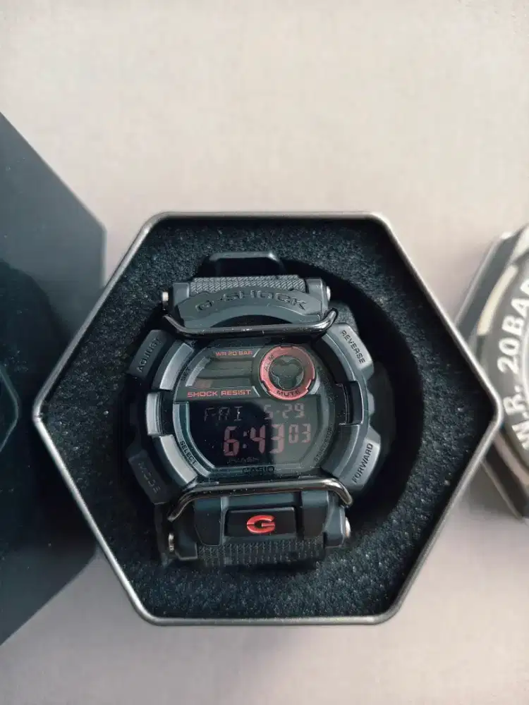 Jam tangan G-SHOCK GD400