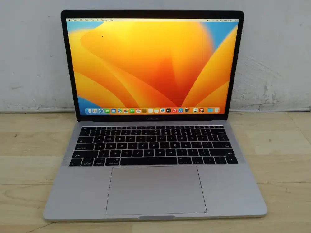 MacBook Pro 2017 Core i5/RAM 8GB/256GB
CC 3 Normal
