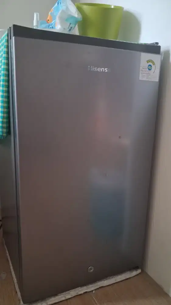 Kulkas hisense silver compact 1 pintu