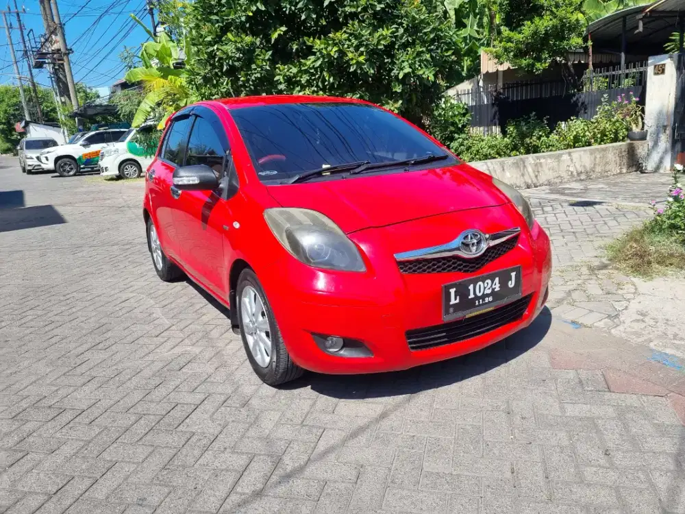 TOYOTA YARIS 1.5 type J manual 2011 Merah