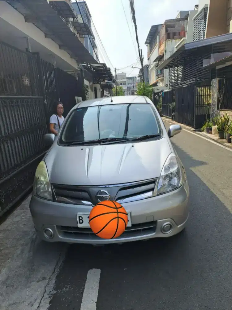 Dijual Grand Livina 2013 Matic 1.5 SV