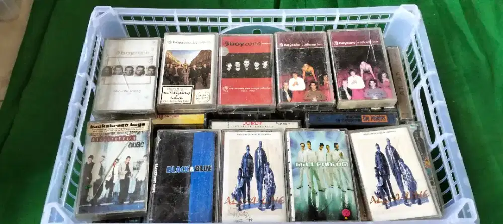 Kaset pita boyband 90an