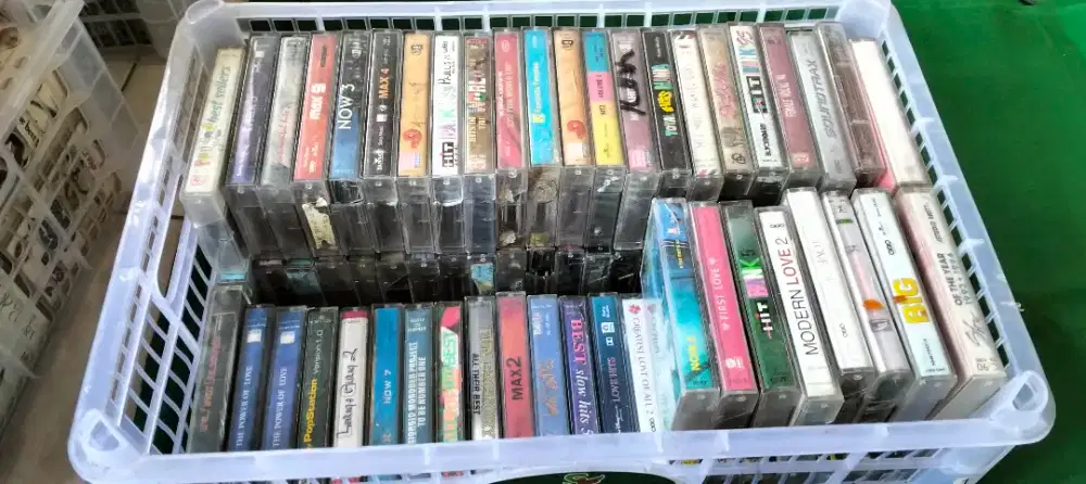 Pita kaset kompilasi pop 90an