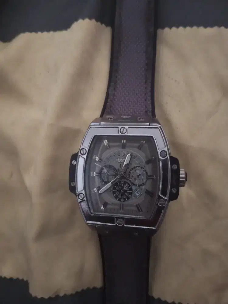 Hublot Baterai kotak ala RM