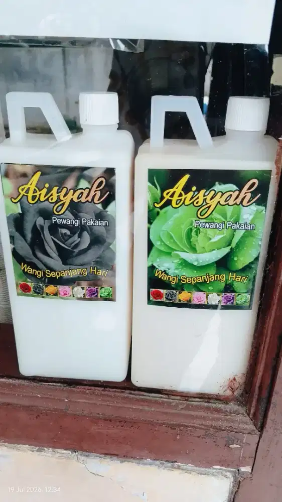 Pewangi pakaian