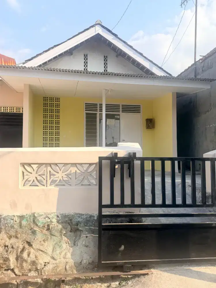 DISEWAKAN / DIKONTRAKKAN RUMAH SEMARANG ; DEKAT AKPOL