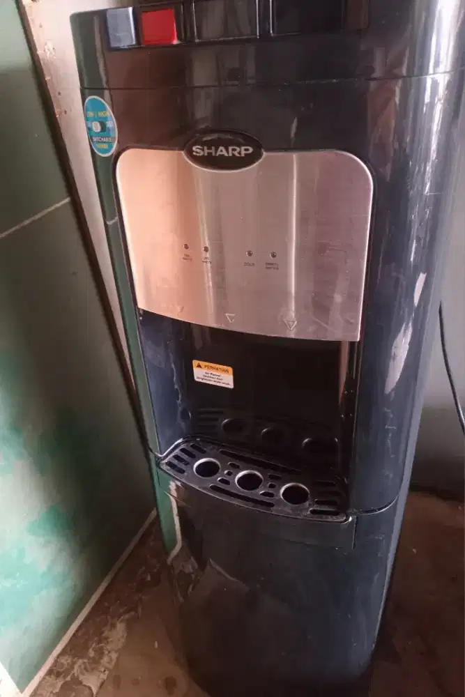 Di jual dispenser sharp galon bawah,ori normla siap pakai