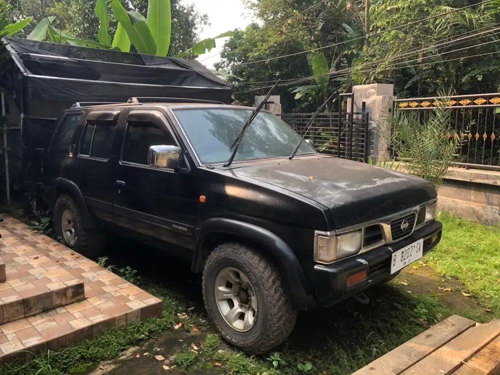 MOBIL NISSAN TERRANO