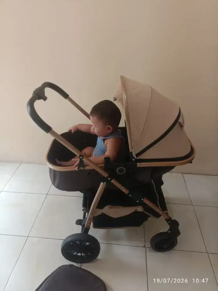 Stroller 2 sisi merk beige