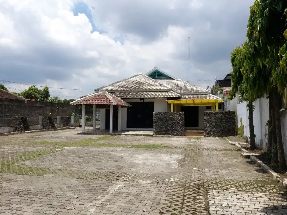 Rumah strategis ditengah kota Yogya. (Hitung tanah saja & Nego)