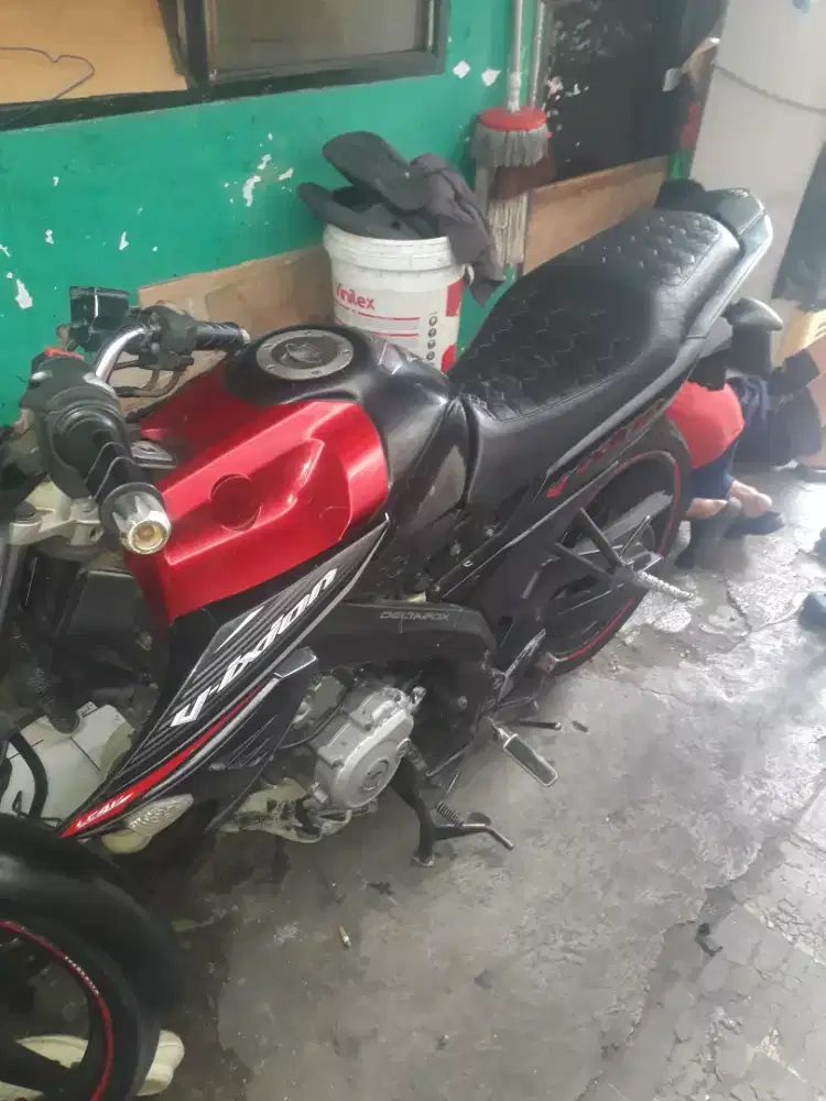Jual butuh vixen tahun 2014 pajak pules ..surat2 lengkap .