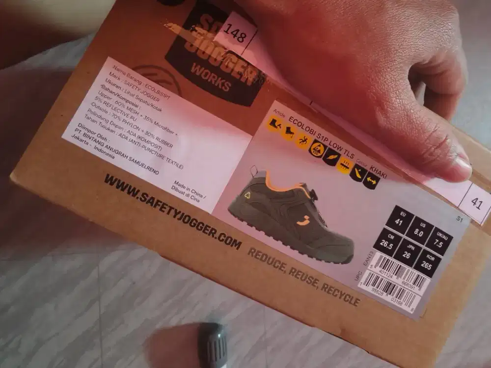 Sepatu safety joger