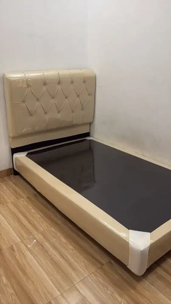TEMPAT TIDUR PABRIKAN