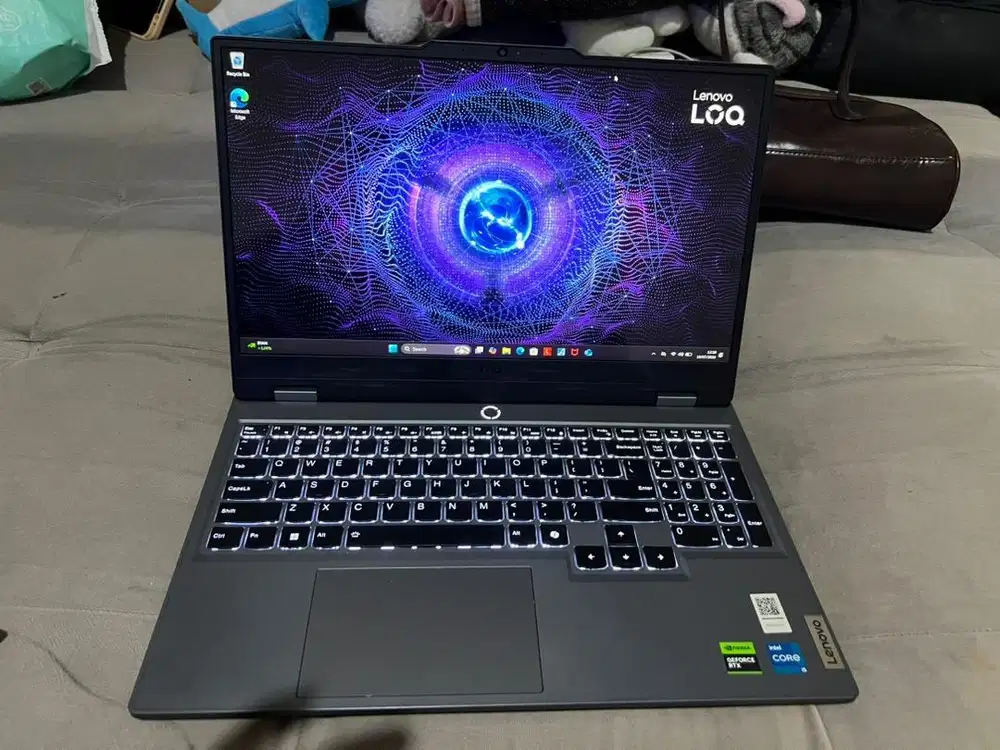 Lenovo LOQ 15iax9 20/512 gb i5 12450hx Rtx 2050