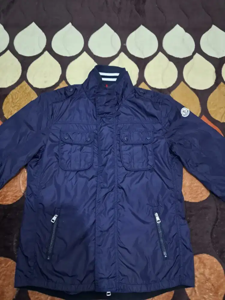 Jaket moncler keadaan mulus