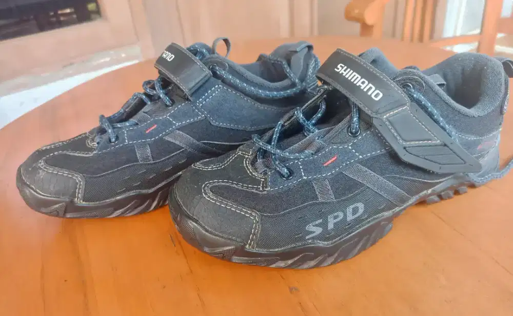 Sepatu sepeda Shimano MTB cleat SPD MT42