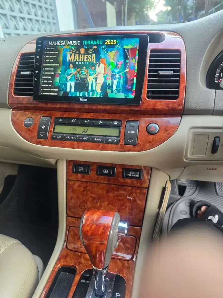 Toyota Camry tahun 2005