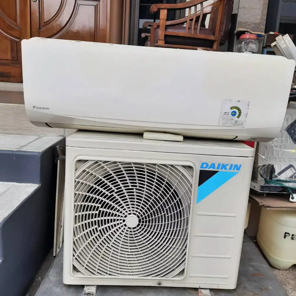 Jual 2 AC + 1 Kulkas + 1 TV borongan 2,2 juta Nego