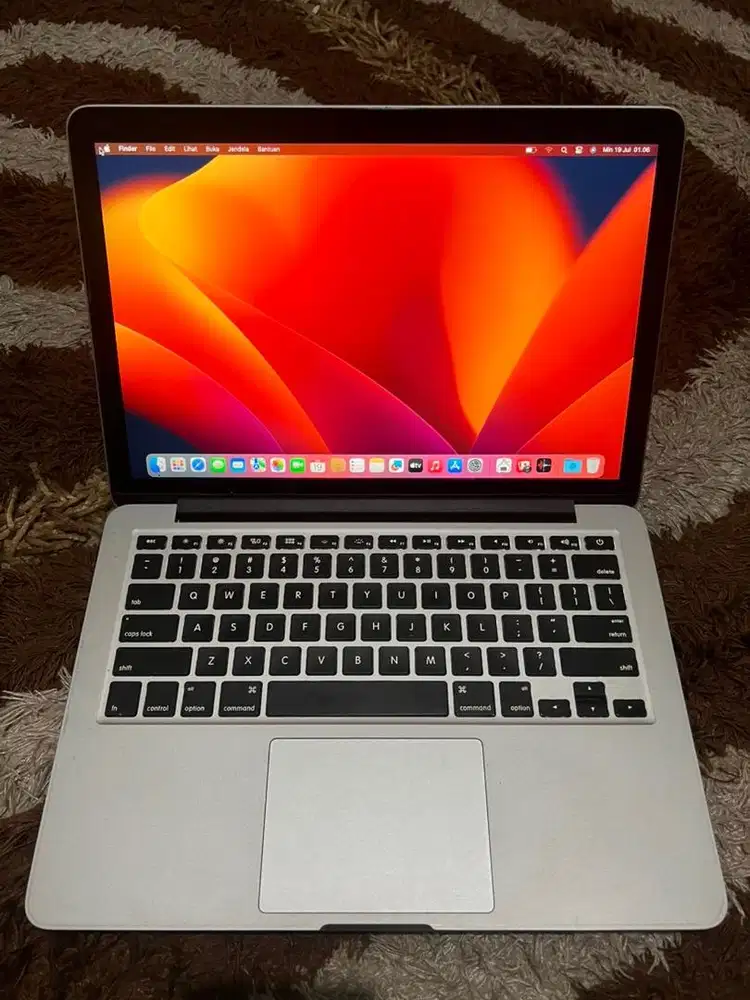 Macbook pro 2015 retina 13 inch 8/128