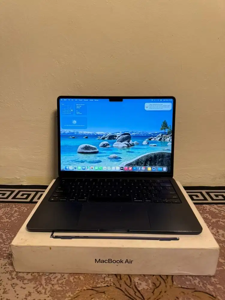 Macbook air M3 8/256