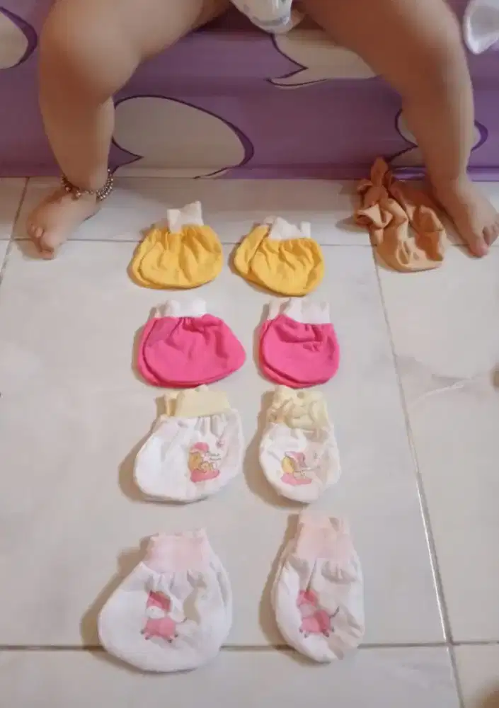 Kaos kaki baby dan sarung tangan bay