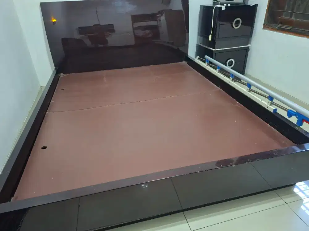 Dijual Dipan & Nakas untuk Kasur 160x200cm