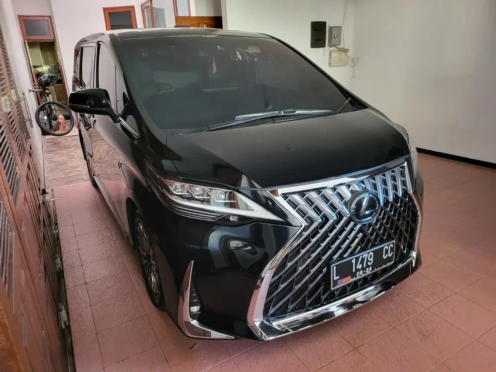 [Gress Mobil Kutisari]Lexus LM 350  Vip 2+2 Seater 2021 Mobil simpanan