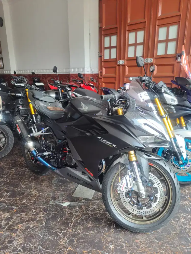 DIJUAL CEPAT HONDA CBR 150R 2023 FULL MODIFIKASI SURAT LENGKAP HIDUP